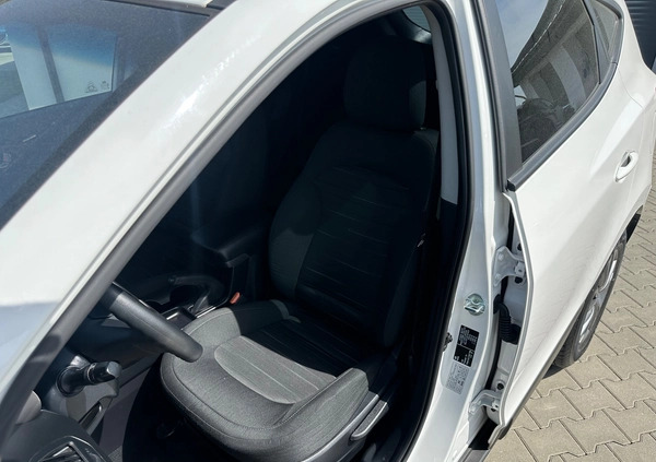 Hyundai ix35 cena 49900 przebieg: 156000, rok produkcji 2015 z Lesko małe 529